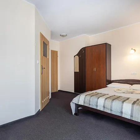 Pirat * Jastrzębia Góra